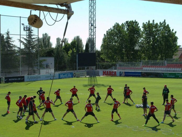 Diego Simeone Atlético Madrid Training Squad