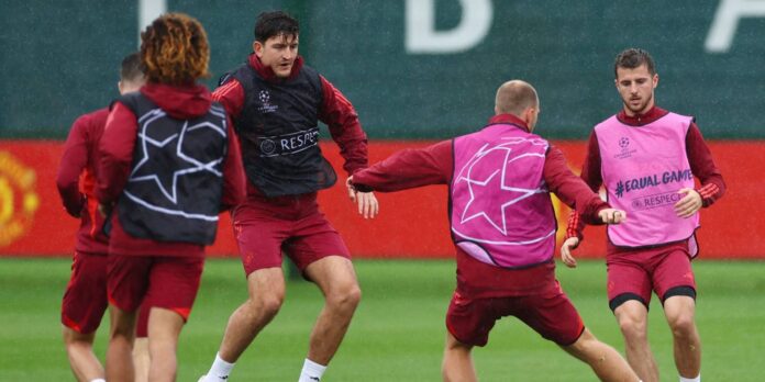 Harry Maguire Manchester United Training Ireland