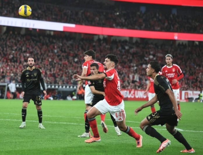 José Mourinho Benfica Coach Casa Pia Match
